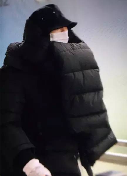 辣眼睛or美得飞起？羽绒服检验明星时尚感