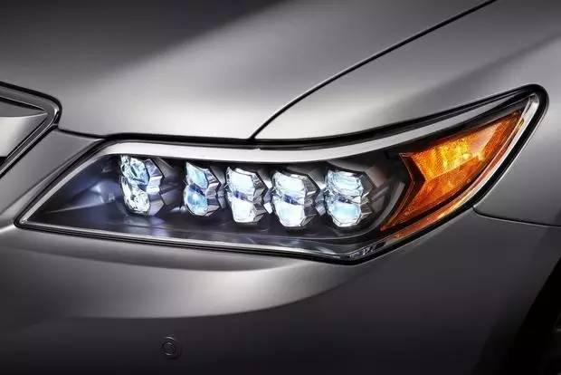 究竟什么样的大灯对付“远光狗”最Diao?