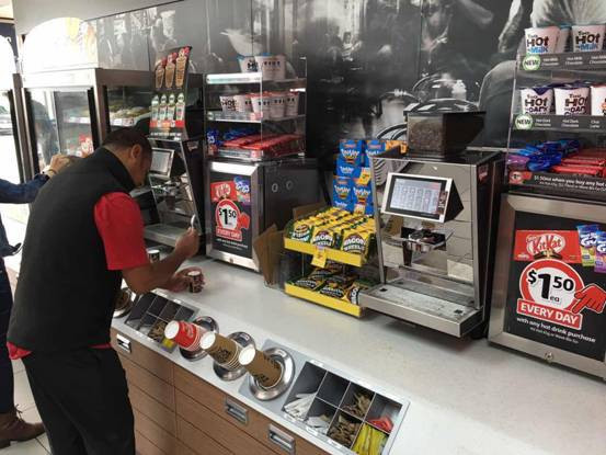 北京时间记者带您体验澳大利亚的加油站