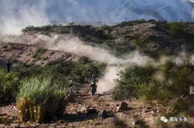 达喀尔 | 标致揽前三 阿提亚撞丢车轮