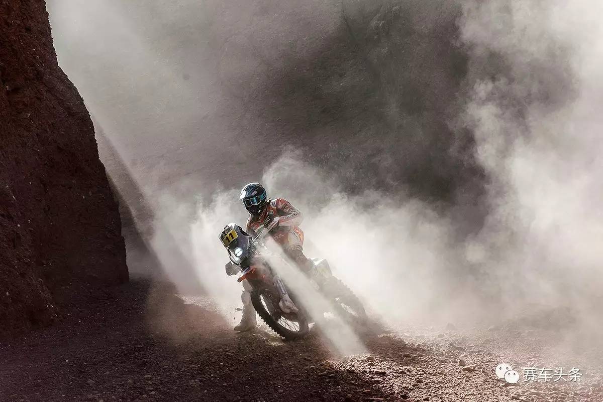 达喀尔 | 标致揽前三 阿提亚撞丢车轮