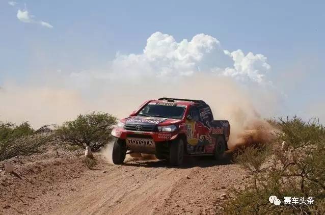 达喀尔 | 标致揽前三 阿提亚撞丢车轮