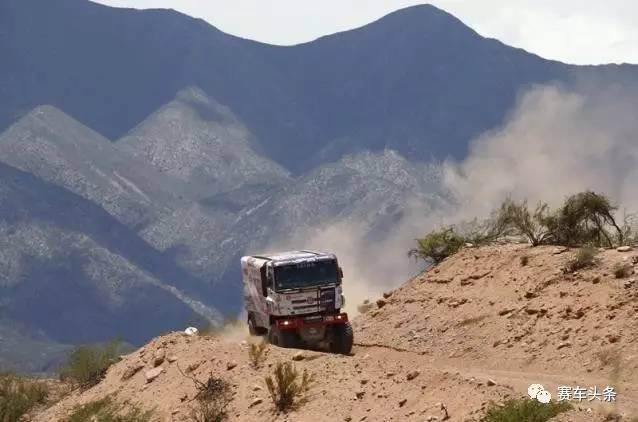 达喀尔 | 标致揽前三 阿提亚撞丢车轮