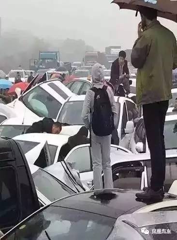 轮胎爆胎,这些保命技巧你一定要知道