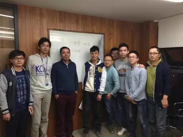 马化腾说克制,张小龙说合理性,微信到底是一款