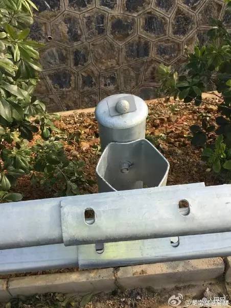 男子高速上理直气壮“偷”东西,就想卖点钱怎么了?