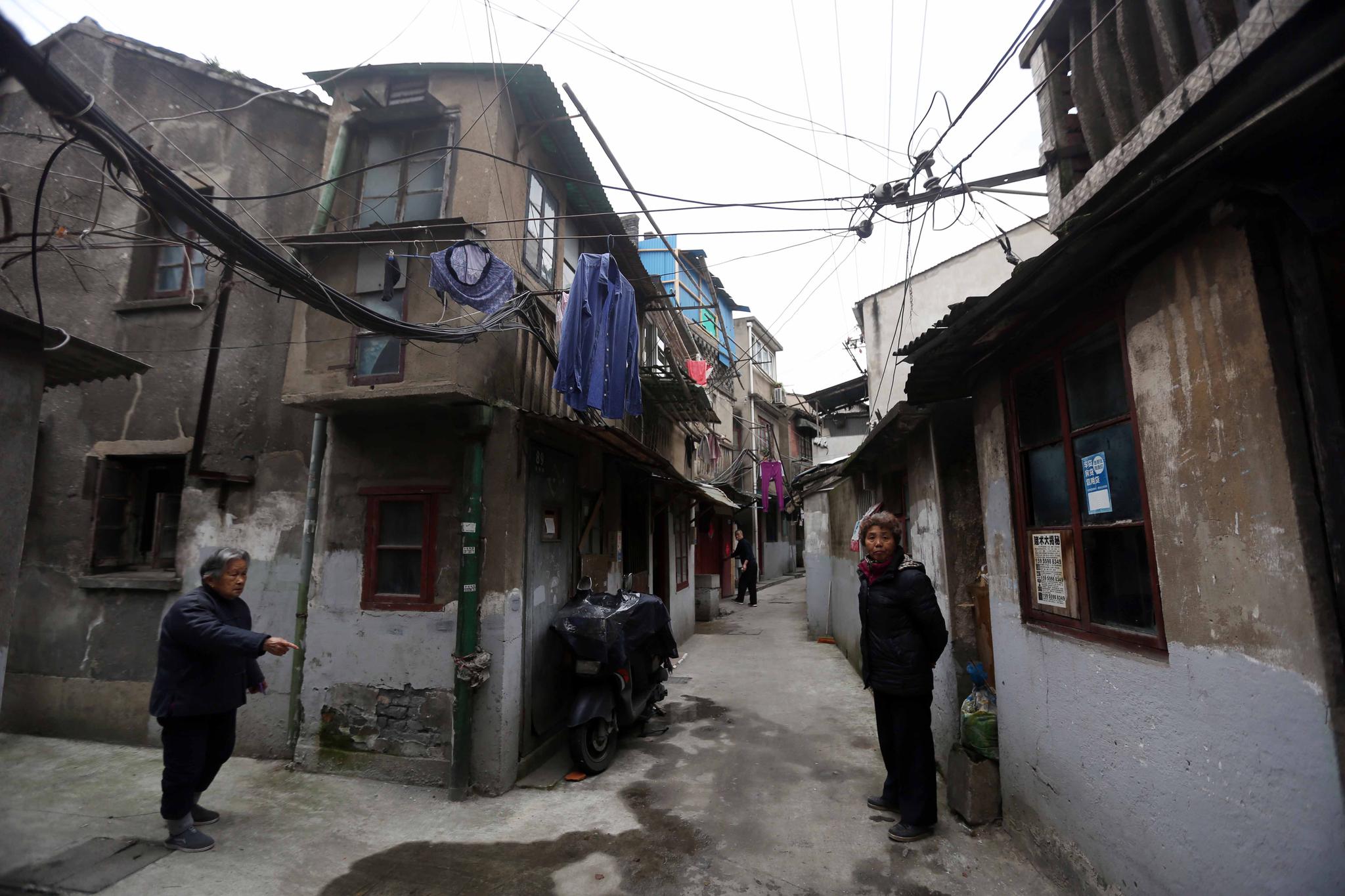 城中村下岗阿姨的生存图鉴,出租屋里的微光与荆棘