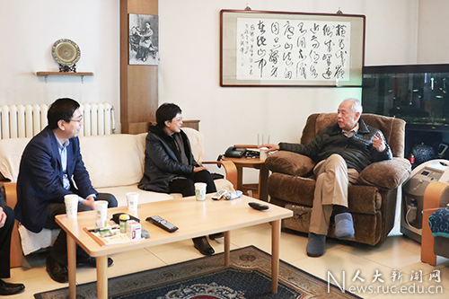 靳诺书记看望学校老领导 致以新春问候