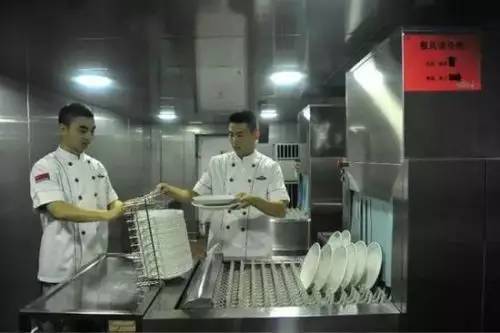 "辽宁"号航空母舰最新内部结构曝光