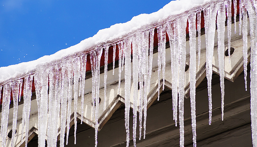 中小房地产商怎么过冬?卧龙地产投资游戏公司