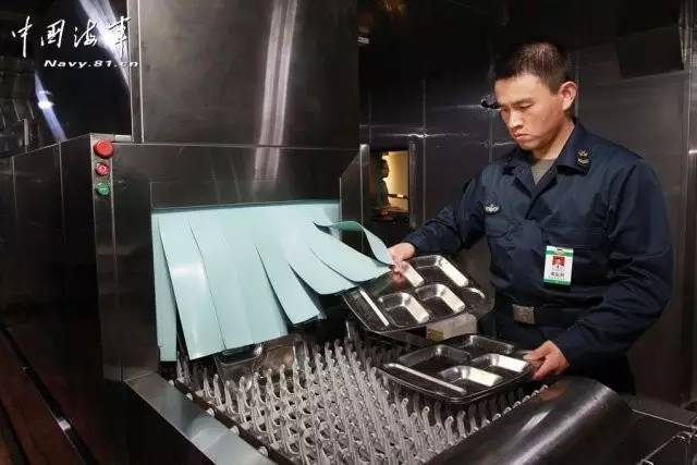 "辽宁"号航空母舰最新内部结构曝光
