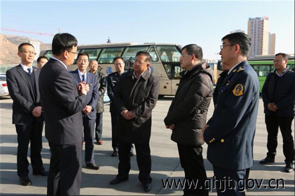 [青海]韩建华副省长检查指导春运保障工作(图)