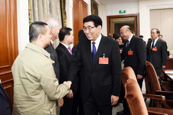 省政协十一届五次会议港澳委员座谈会举行 畅