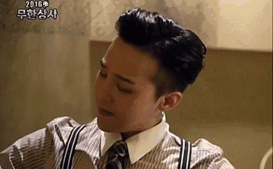 以至于,在韩国提到变态财阀时,很快就会想起《老手》中的刘亚仁.