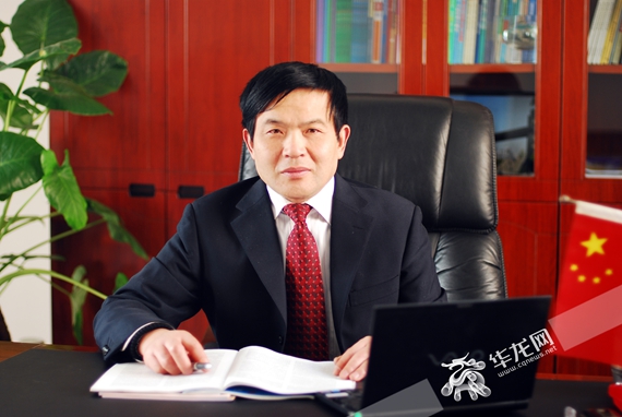 "中国课改看南岸"系列报道之校长在忙什么重庆市辅仁中学校长刘政