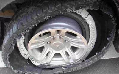 【收藏贴】汽车驾驶中八大自救方法