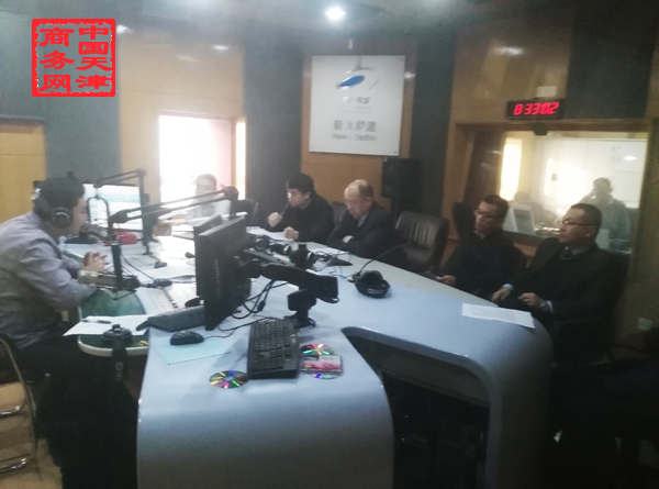 市商务委副主任刘东水走进电台直播间介绍春节