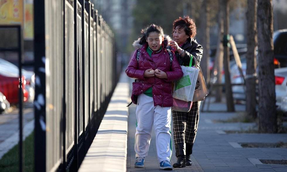 北京市气象台发布大风蓝色预警 21日阵风可达