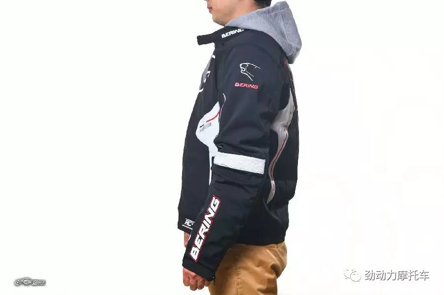 别以为光骑个摩托就可以撩妹