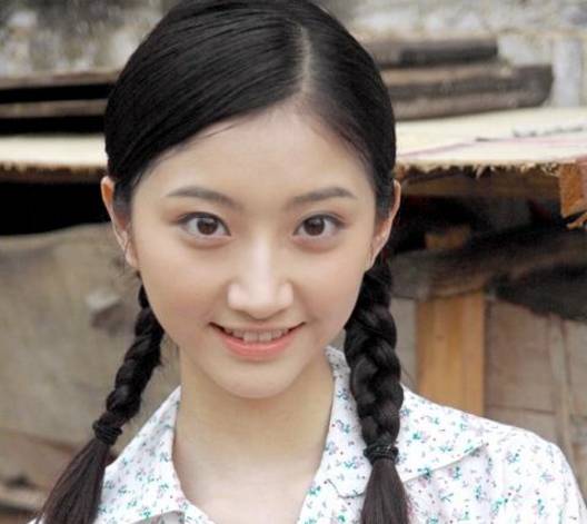 别人都在黑景甜,但她明明出道就美炸.