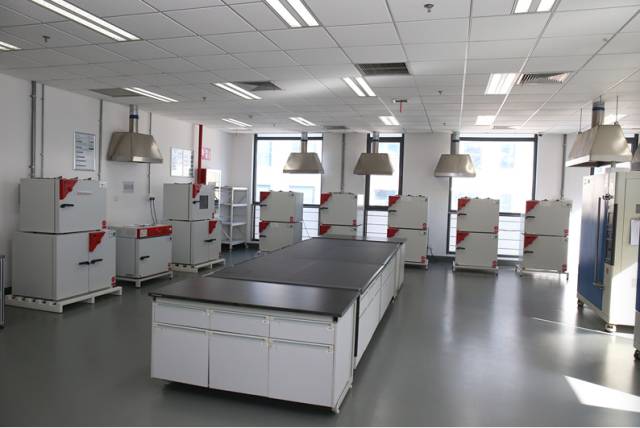 100%保证安全100分,荣威i6这样内外兼修!