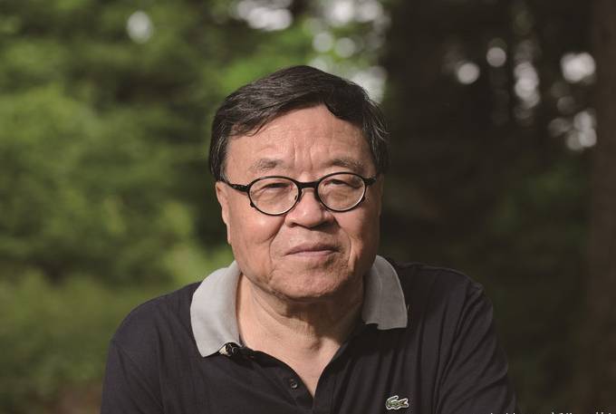 他白手起家做出大型国企,又把它搞垮自己也进