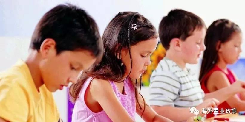 一个外国小孩评价《新华字典》,令国人脸红