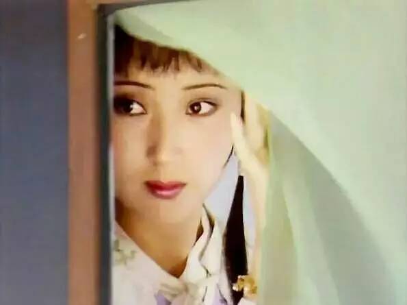 一个是阆苑仙葩,一个是美玉无瑕 87版《红楼梦