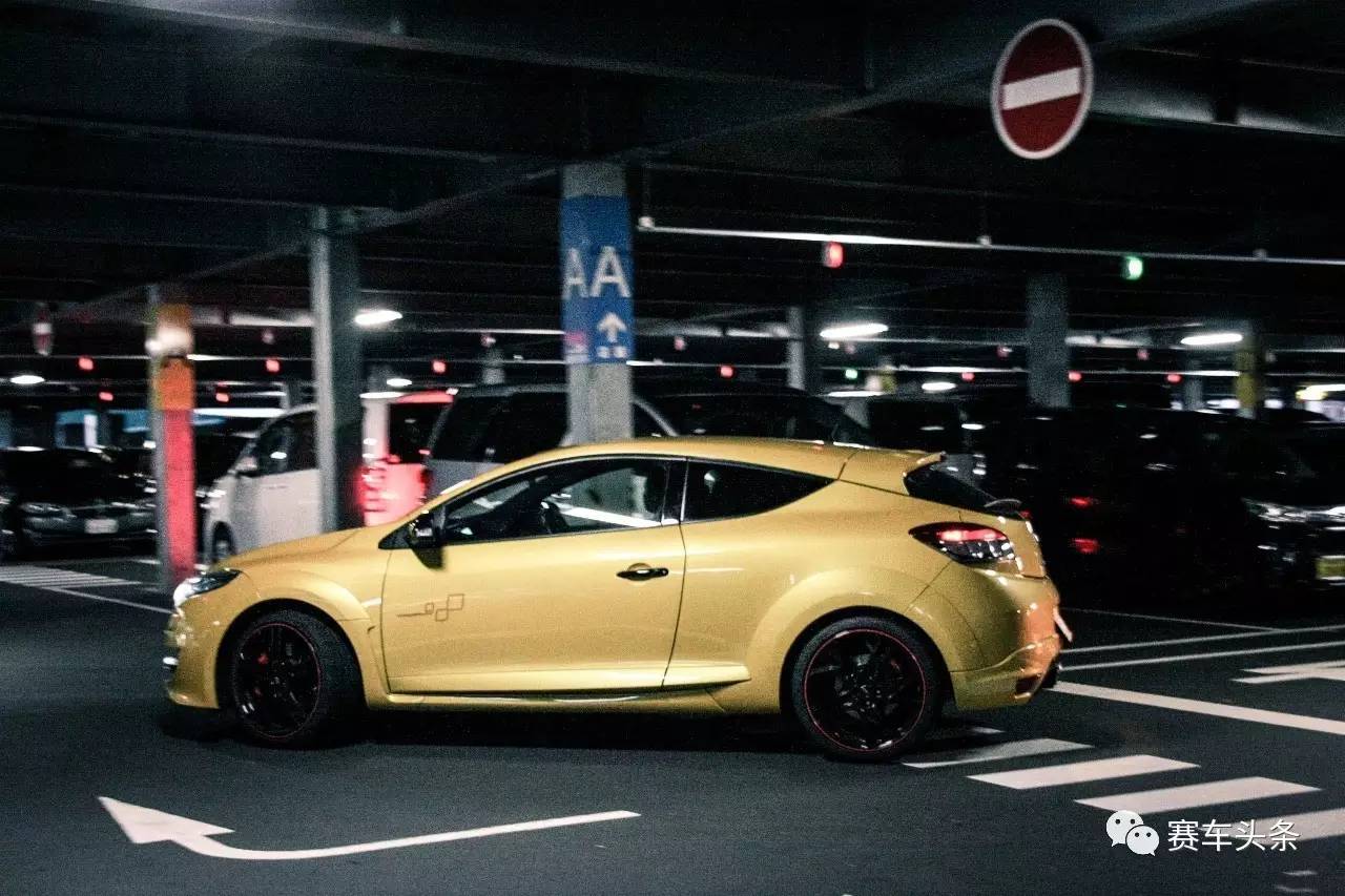 头条菌与Tokyo Hot(高清、无码).jpg