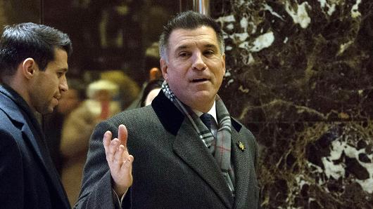 难以割舍利益?特朗普中意的富豪陆军部长放弃提名