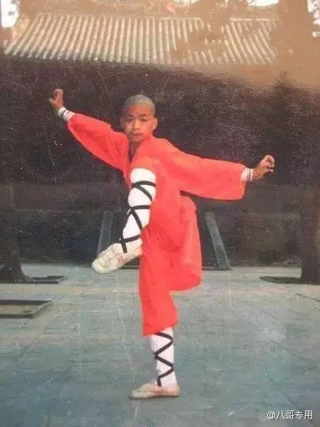 王宝强:不会放弃孩子抚养权 相信法律公正 王宝强:不会放弃孩子抚养权 相信法律公正