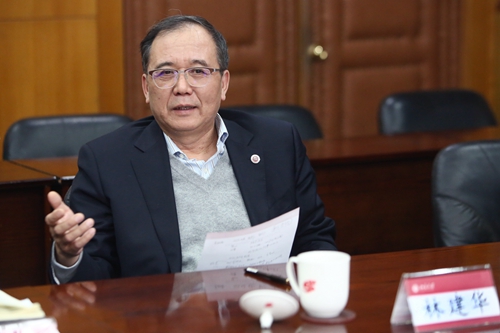 校董事长_榆树西校董事长照片