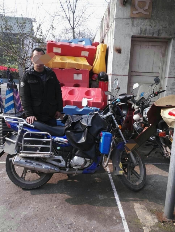 驾证暂扣继续开车,法盲被拘15天