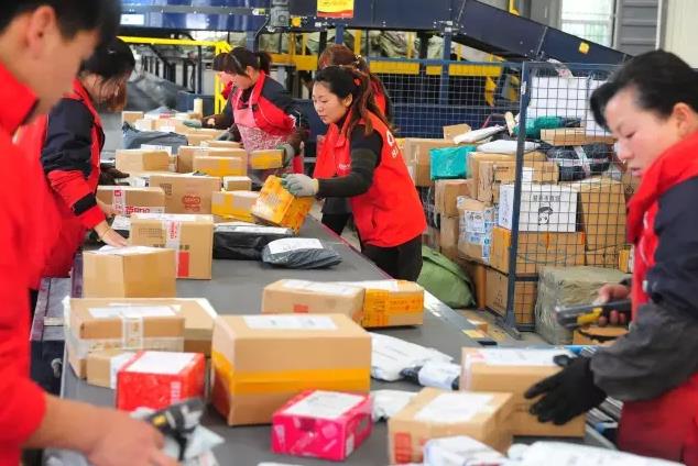 评论丨节后快件积压网点 爆仓 快递业该洗洗牌