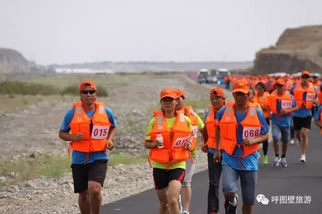 新疆呼图壁县申办全国广场舞大赛 迈出旅游业