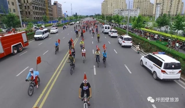 新疆呼图壁县申办全国广场舞大赛 迈出旅游业