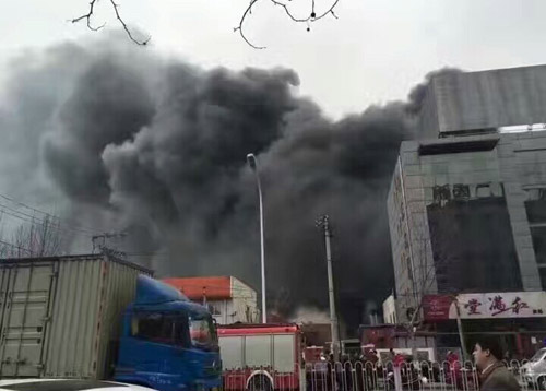 北京通州张家湾镇一厂房仓库着火 无人伤亡|厂