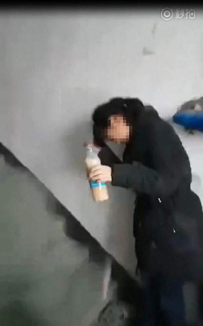 初中生遭多人介入被逼喝兑警方芥末液体欺凌物态物理变化初中图片