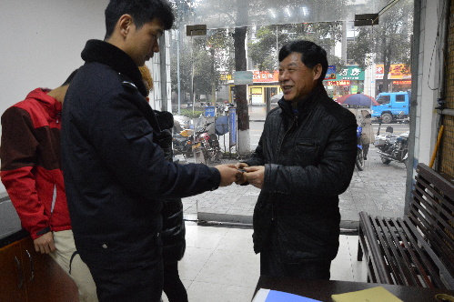 出游途中丢失驾驶证 北碚交巡警帮其找回