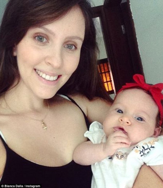 巴西2月大宝宝享受沐浴视频萌翻众网友_新浪