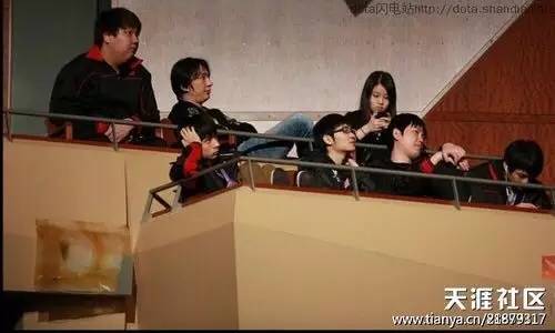 王思聪前任女友现状：有的年入上亿，有的变卖包包为生...一步登天没那么容易啊！