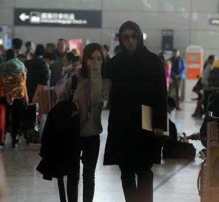 王思聪前任女友现状：有的年入上亿，有的变卖包包为生...一步登天没那么容易啊！