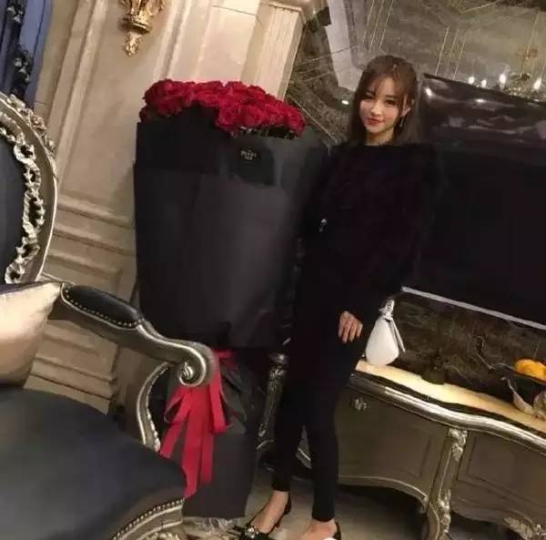 王思聪前任女友现状：有的年入上亿，有的变卖包包为生...一步登天没那么容易啊！