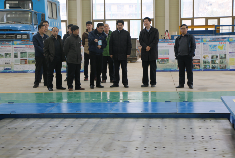 郑国光到甘肃省地震局调研指导