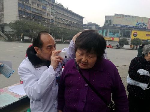 大足防聋治聋 精准服务义诊宣传 增强爱耳护