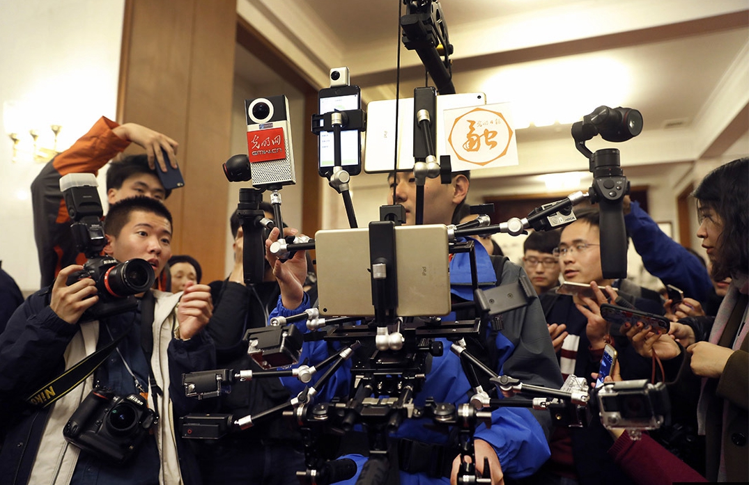 房产税还是人工智能? 你关心的两会上都