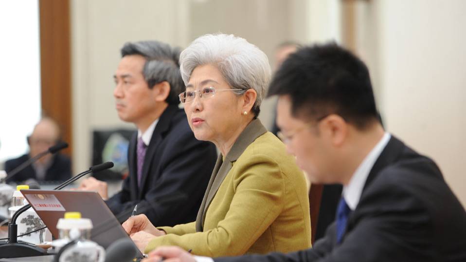 房地产税、雾霾治理、二孩妈妈、中美关系…刚