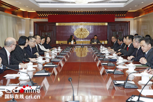 澳门行政长官崔世安在北京与国家教育部部长陈宝生会面