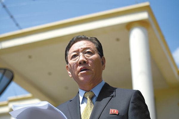 朝鲜驻马来西亚大使姜哲4 日被马方下达“逐客令”。