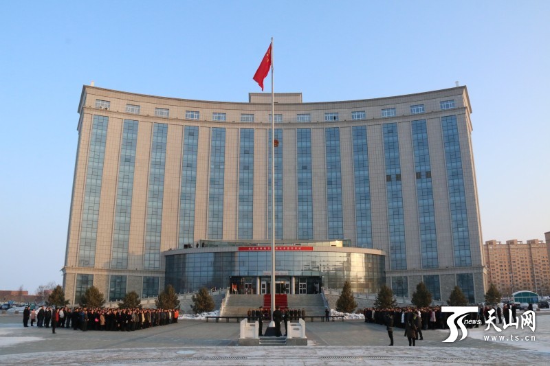 新疆乌苏市举行网络文明倡议签字活动